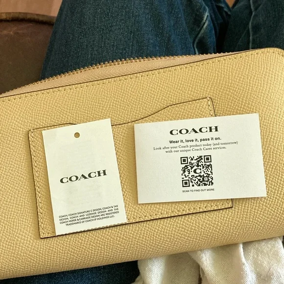 Coach Zip Wallet - Picture 10 of 11